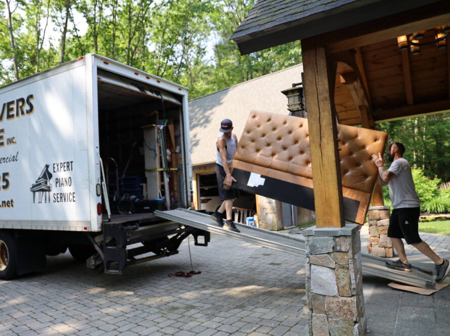 How to Pack Fragile Items for a Local or Long-Distance RI Move